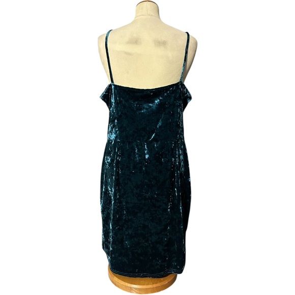 New Look Crushed Velvet Faux Wrap Dress Green Size 14 - Picture 4 of 4